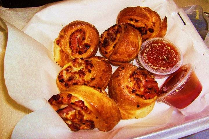 Floridinos Pizza & Pasta | meal takeaway | 50 E Guadalupe Rd #107, Gilbert, AZ 85234, USA | 4805391079 OR +1 480-539-1079