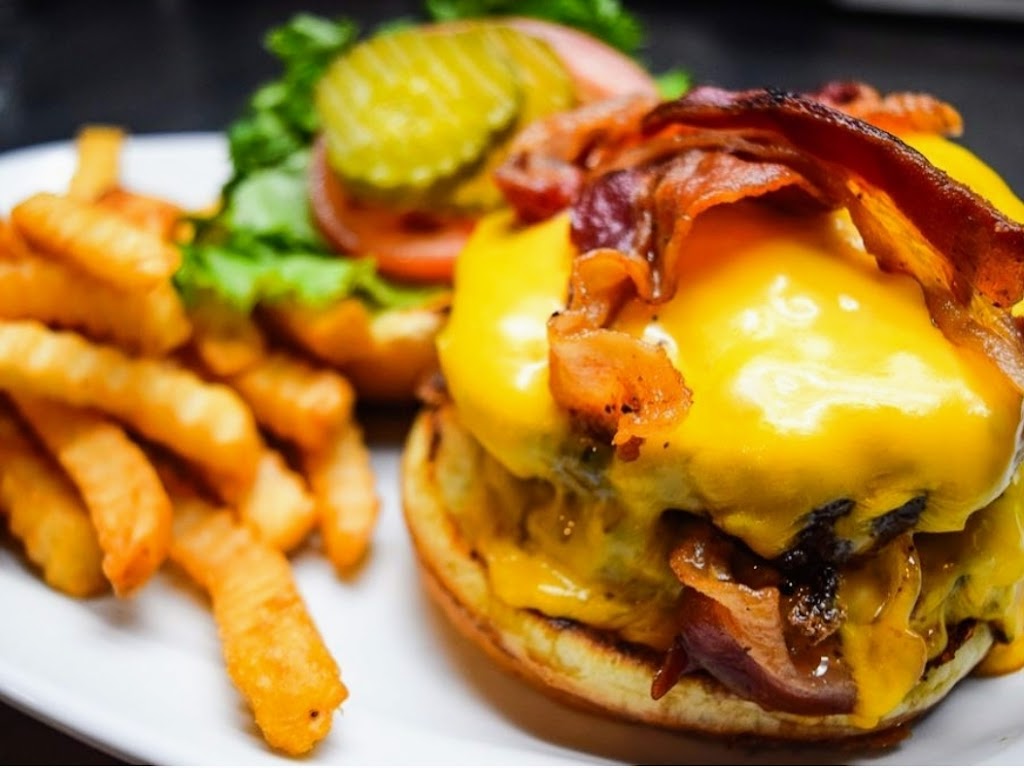 Moonlite Diner | restaurant | 3500 Oakwood Blvd, Hollywood, FL 33020, USA | 9549242012 OR +1 954-924-2012