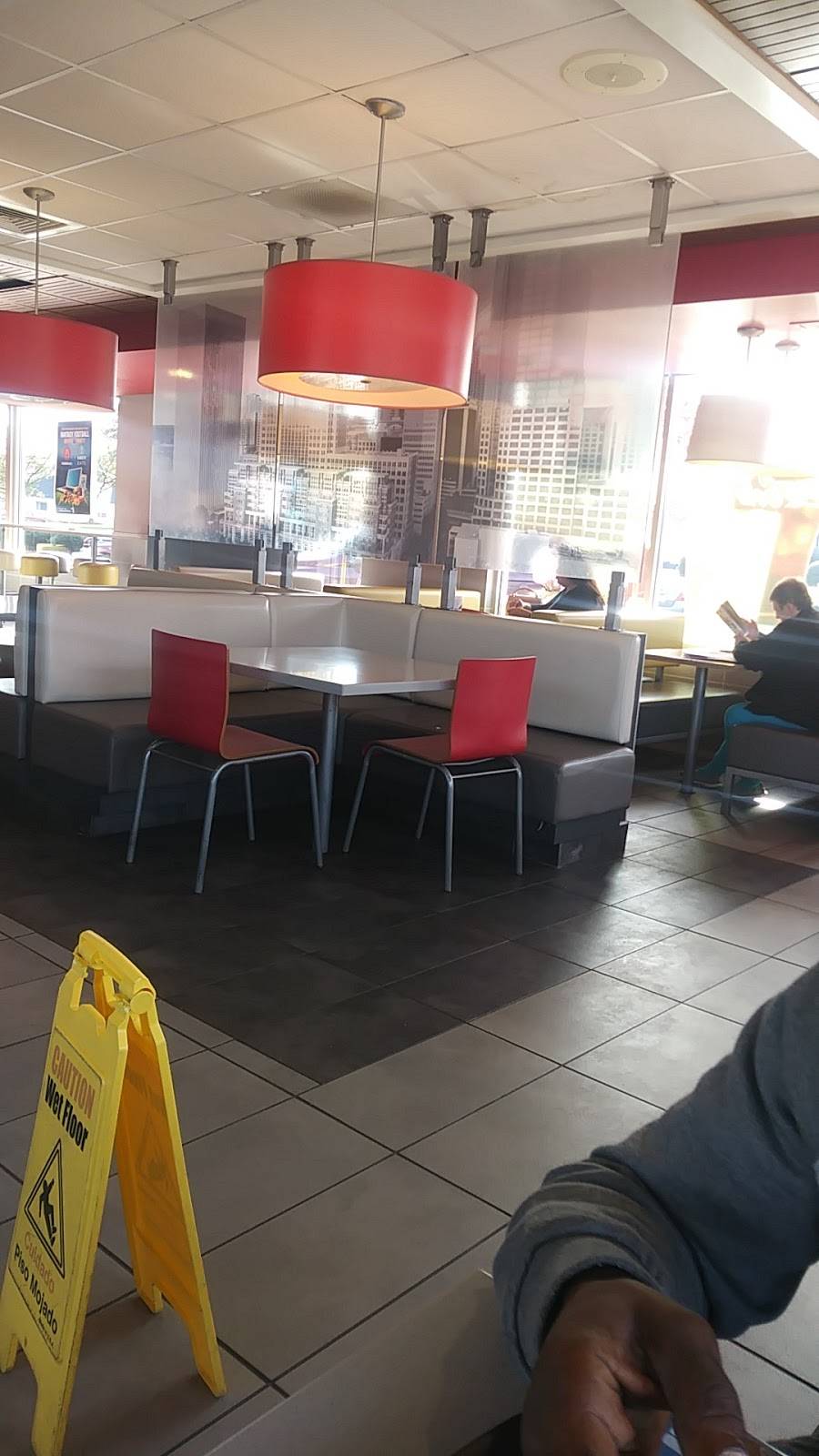 McDonalds | cafe | 8038 S Tryon St, Charlotte, NC 28273, USA | 7045884478 OR +1 704-588-4478