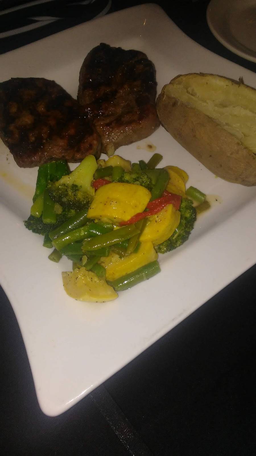 39 West Restaurant & Lounge | restaurant | 39 Phenix Ave, Cranston, RI 02920, USA | 4019447770 OR +1 401-944-7770