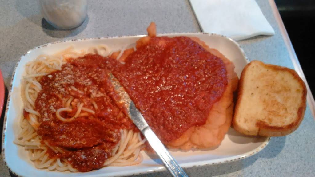 Chix Restaurant | restaurant | 104 S Everett St, Streator, IL 61364, USA | 8156722300 OR +1 815-672-2300