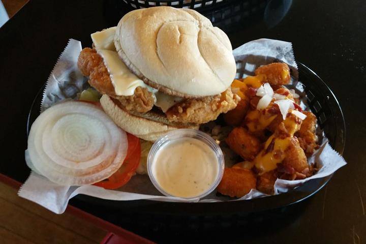 DeCamp Station | restaurant | 8767 IL-4, Staunton, IL 62088, USA | 6186372951 OR +1 618-637-2951