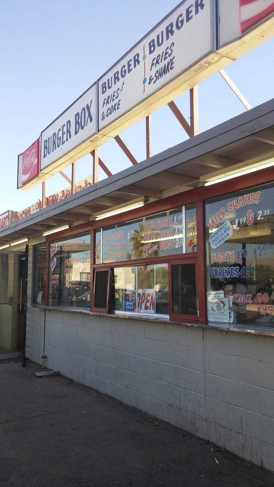 Burger Box | restaurant | 81201 Indio Blvd, Indio, CA 92201, USA | 7603426631 OR +1 760-342-6631