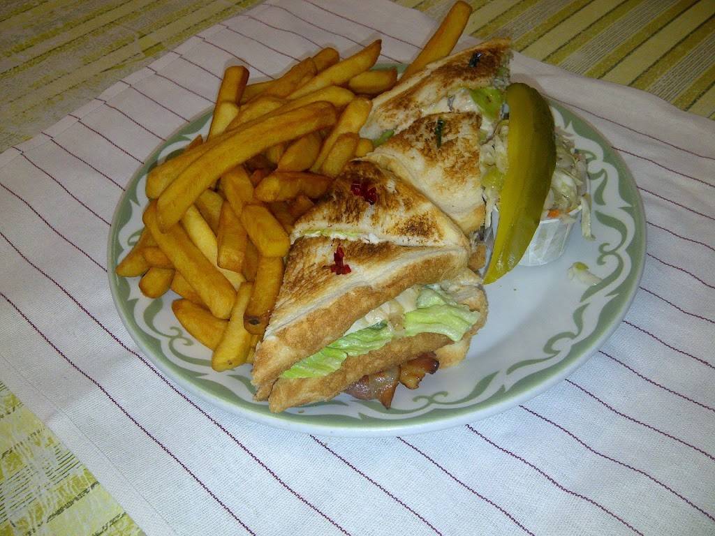 Monas Cafe and Restaurant | restaurant | 1325 Humber Pl, Ottawa, ON K1B 5K9, Canada | 6132478030 OR +1 613-247-8030