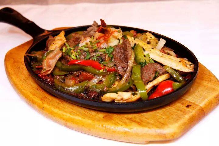 Isabelas | restaurant | 4412 4th Ave, Brooklyn, NY 11220, USA | 7188326715 OR +1 718-832-6715