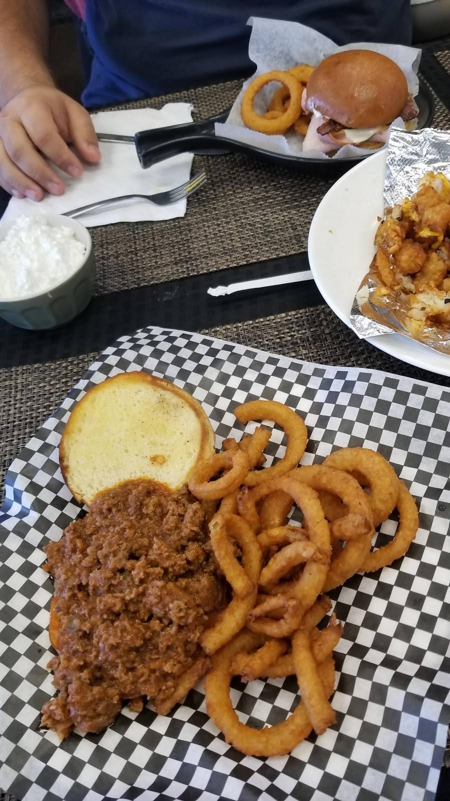 Southern Comfort Cafe and Brick Oven | restaurant | 801 Spring Lake Dr, Trafalgar, IN 46181, USA | 3178784003 OR +1 317-878-4003