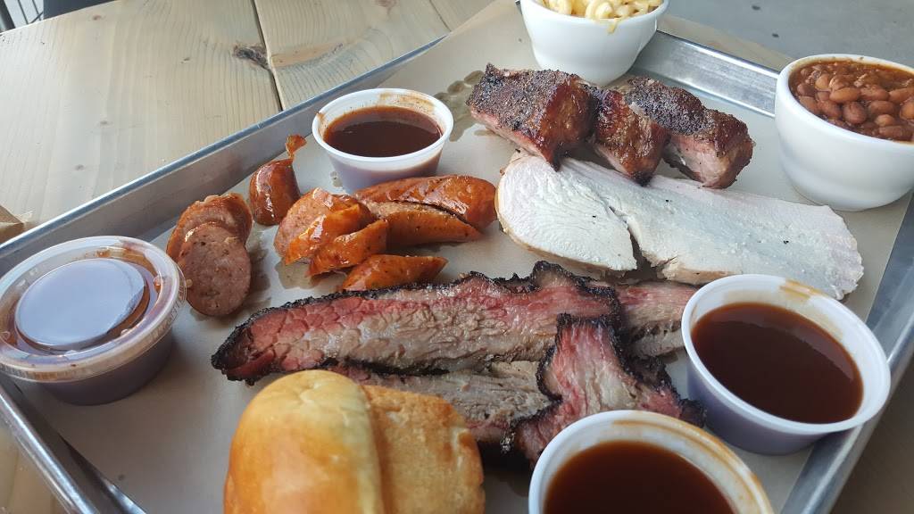 TEN50 BBQ | restaurant | 1050 N Central Expy, Richardson, TX 75080, USA | 8557831050 OR +1 855-783-1050