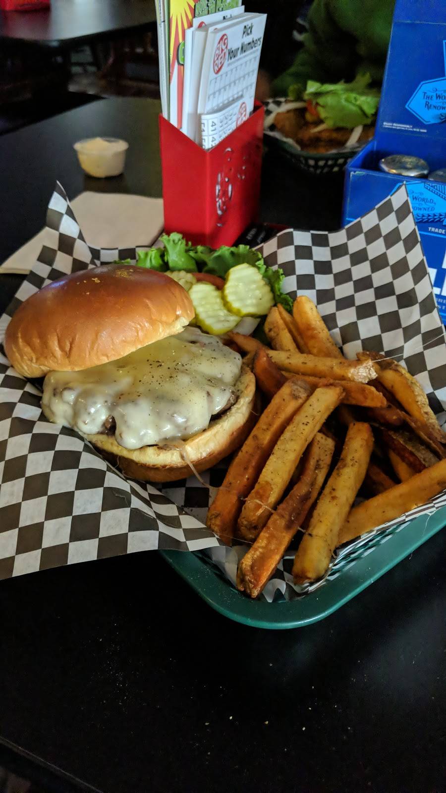 Dundee’s Place Bar and Grill | restaurant | 7024 Maple St, Omaha, NE 68104, USA | 4025024830 OR +1 402-502-4830