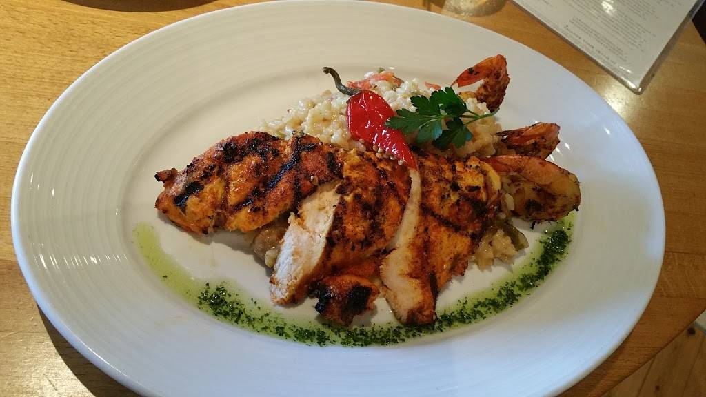 Pinstripes | restaurant | 100 W Higgins Rd, South Barrington, IL 60010, USA | 8478449300 OR +1 847-844-9300