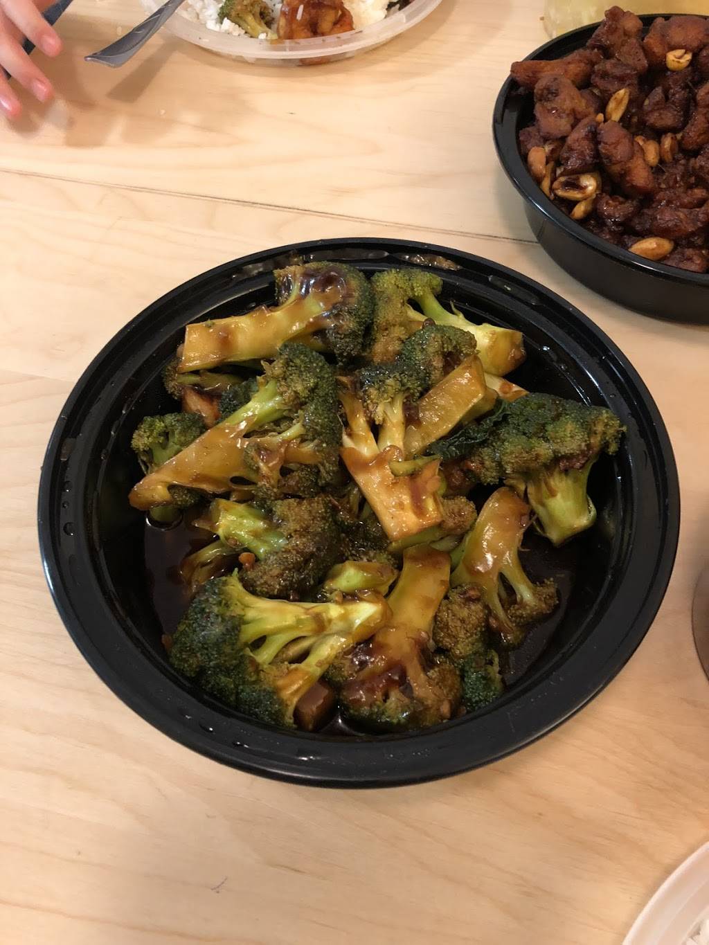 Lees Kitchen | meal takeaway | Layhill Shopping Center, 14448 Layhill Rd, Silver Spring, MD 20906, USA | 3015984810 OR +1 301-598-4810