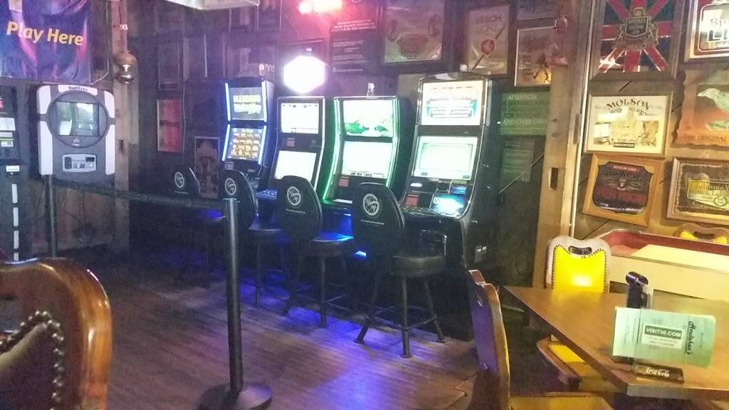 Houlahans Tavern & Grill | restaurant | 208 W Lincoln Hwy, Waterman, IL 60556, USA | 8152643333 OR +1 815-264-3333