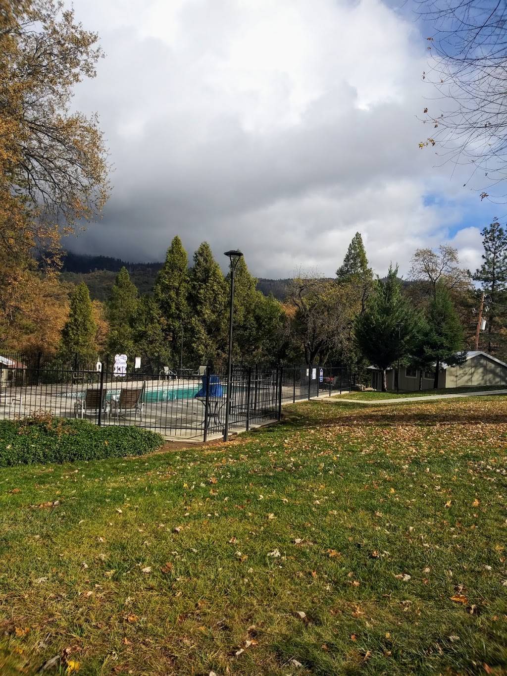 Branding Iron Steak House | restaurant | 50552 Rd 632, Oakhurst, CA 93644, USA | 5596834766 OR +1 559-683-4766