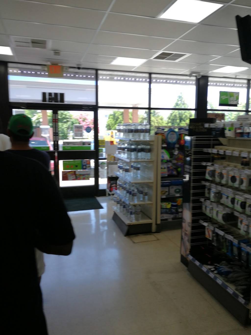 7-Eleven | bakery | 1088 W 26th St, Norfolk, VA 23517, USA | 7573141915 OR +1 757-314-1915