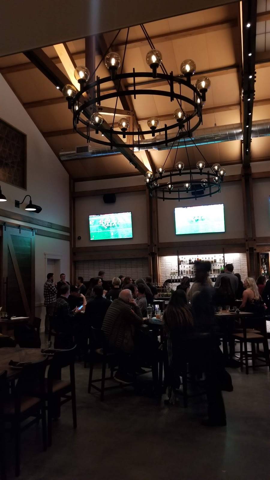 FLOODWATER | restaurant | 152 Shoreline Hwy, Mill Valley, CA 94941, USA | 4158434545 OR +1 415-843-4545