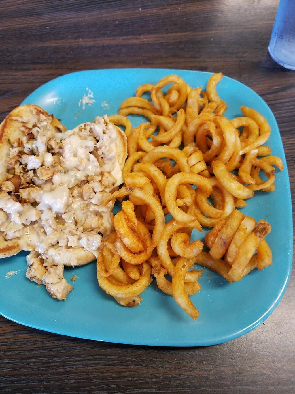 Moms Kitchen | restaurant | 14216 MO-7, Warsaw, MO 65355, USA | 6604382278 OR +1 660-438-2278