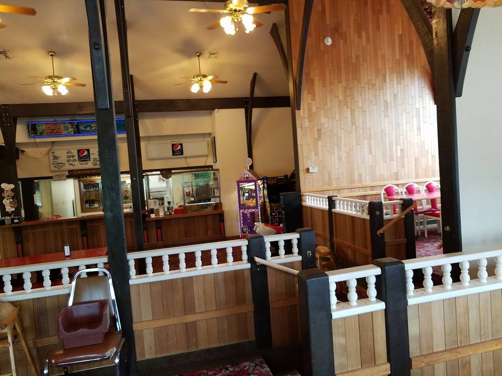 Chicos Pizza Parlor | restaurant | 4301 Pacific Way, Seaview, WA 98644, USA | 3606423207 OR +1 360-642-3207