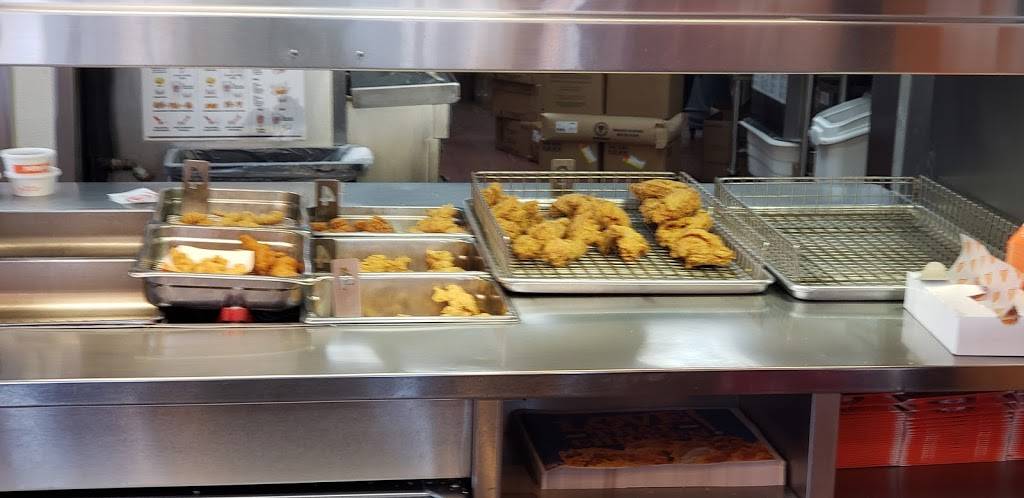 Popeyes Louisiana Kitchen | restaurant | 11360 Northwest Hwy, Dallas, TX 75238, USA | 2143434338 OR +1 214-343-4338