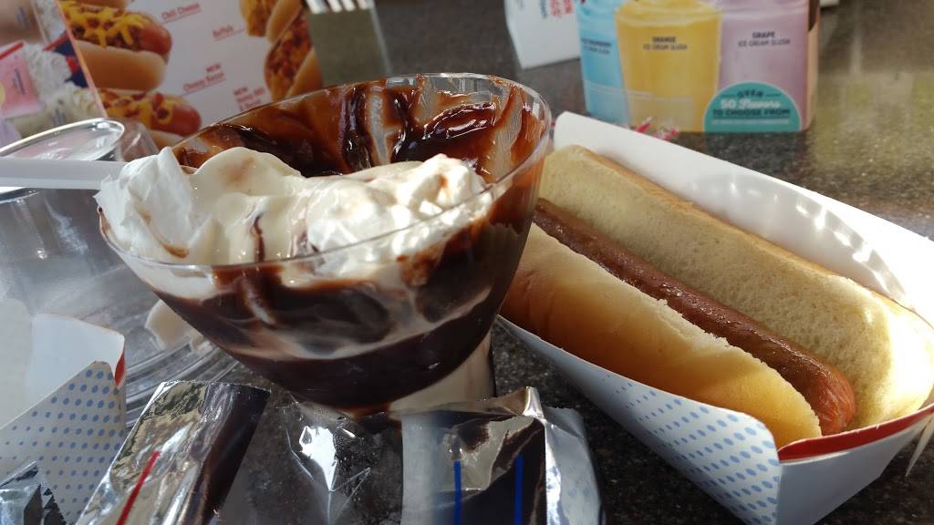 Sonic Drive-In | restaurant | 573 Spring St, Elizabeth, NJ 07201, USA | 9089650060 OR +1 908-965-0060