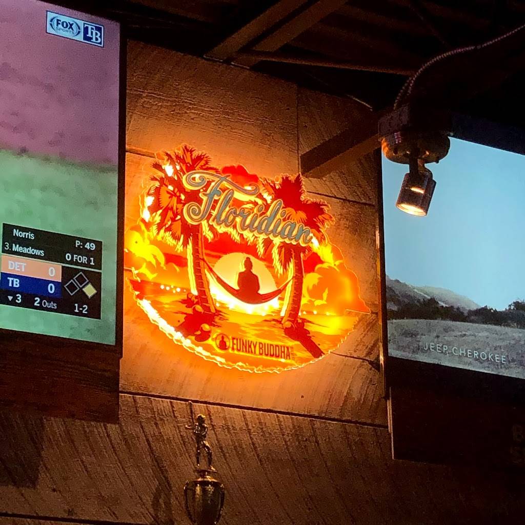 Salty Js | restaurant | 5625 4th St N, St. Petersburg, FL 33703, USA | 7274858978 OR +1 727-485-8978