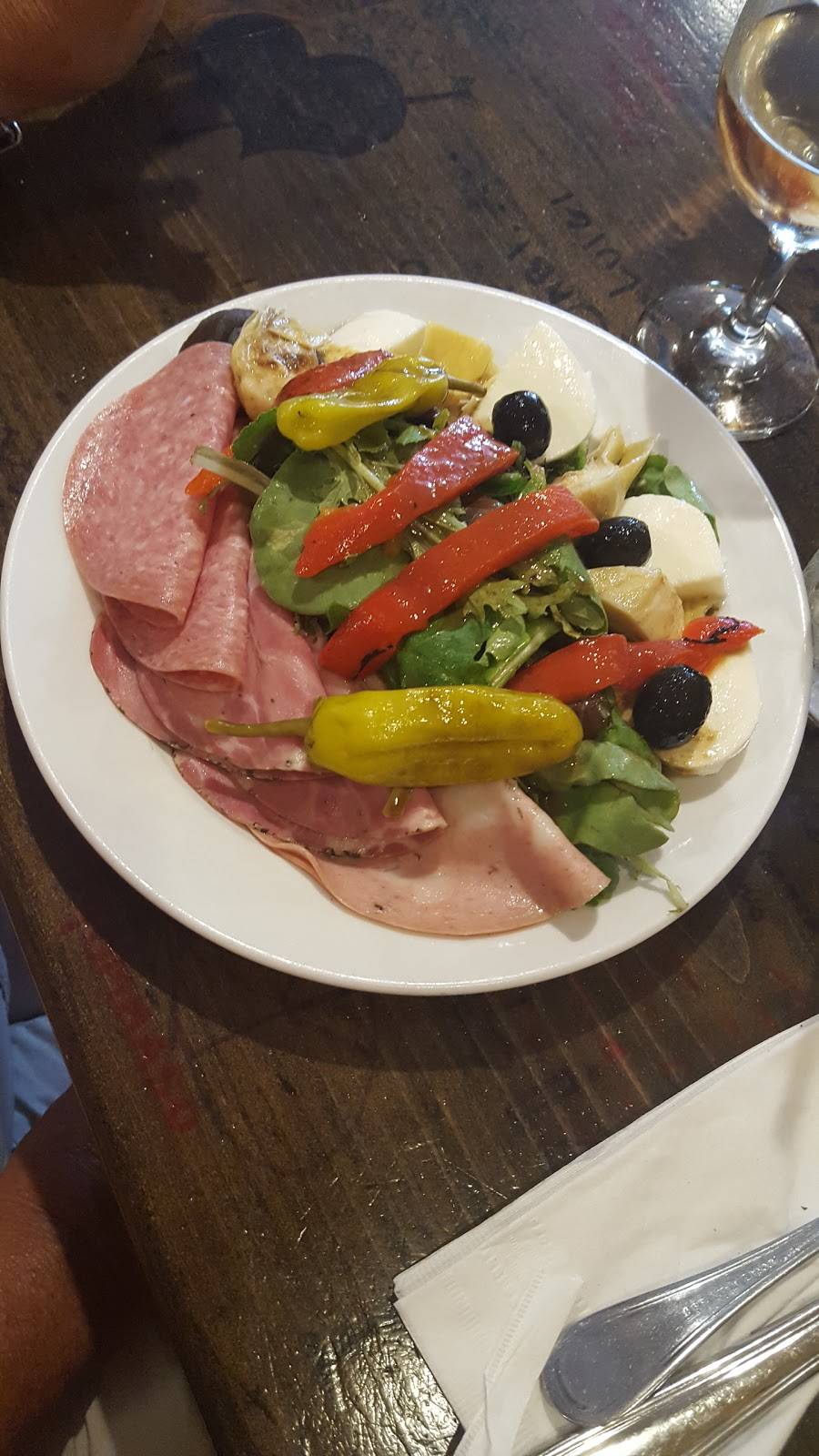 Giuseppes Italian Restaurant | restaurant | 257 Low St, Newburyport, MA 01950, USA | 9784652225 OR +1 978-465-2225