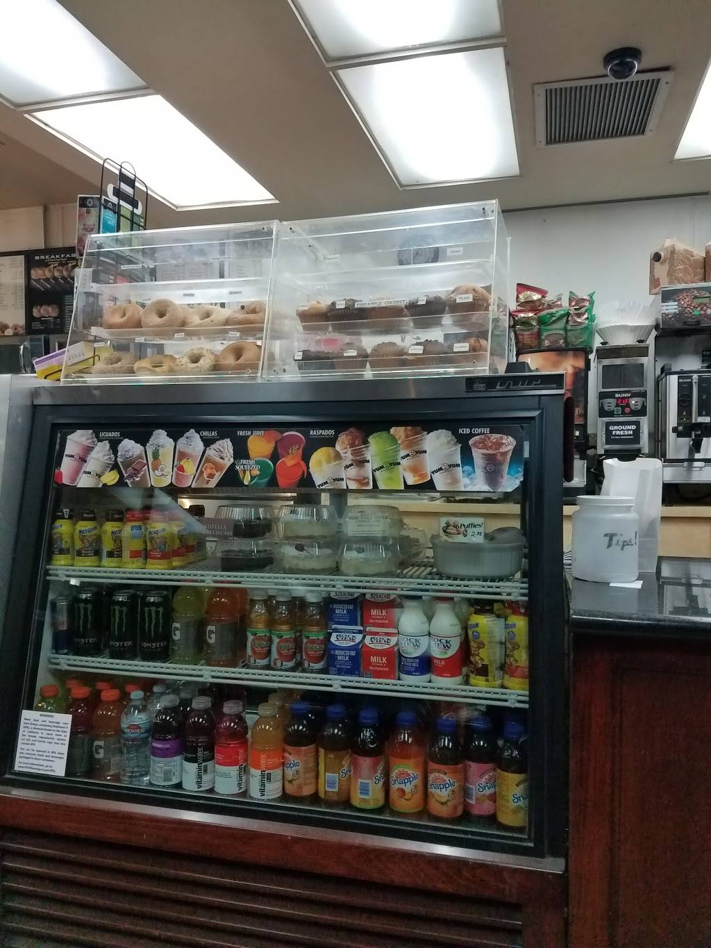 Yum Yum Donuts | cafe | 13700 Amar Rd, La Puente, CA 91746, USA | 6269175241 OR +1 626-917-5241