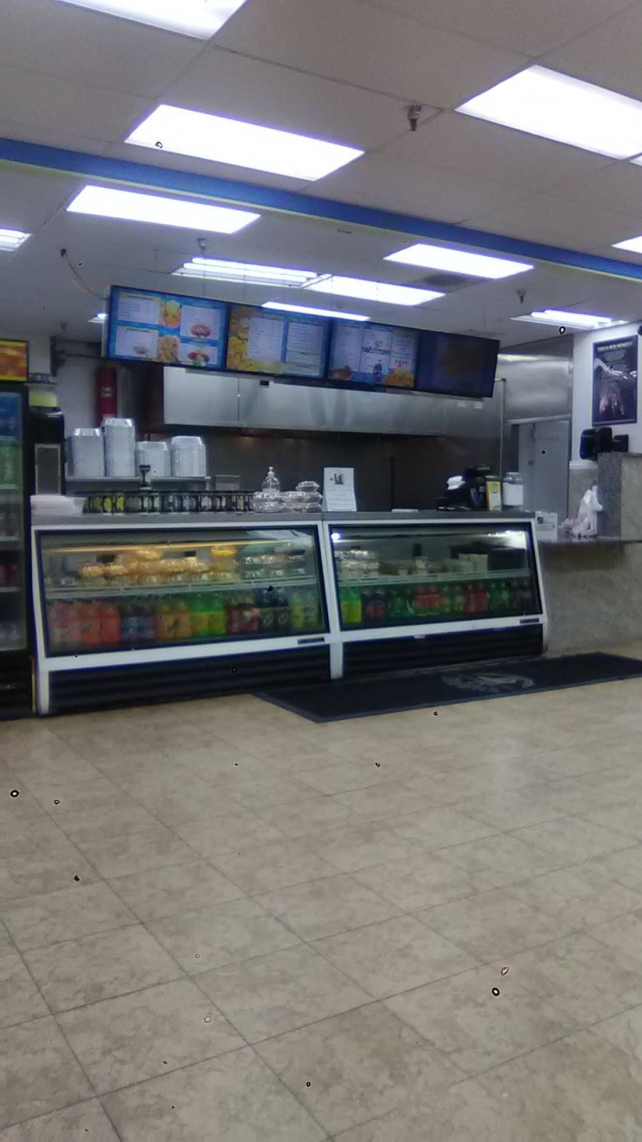 Shark Fish & Chicken | restaurant | 194 Town Center Rd, Matteson, IL 60443, USA | 7087489488 OR +1 708-748-9488