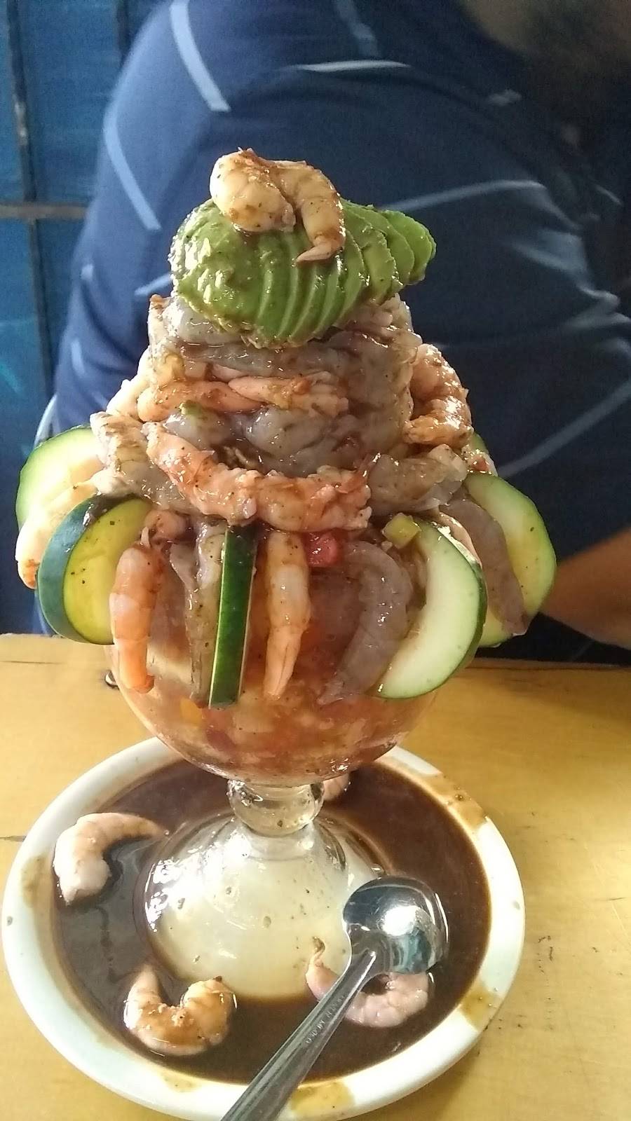 Mariscos El Güero Kiko | restaurant | Boulevard 2000 S/N, Francisco Villa 2da Sección, Francisco Villa 2da Secc, Tijuana, B.C., Mexico | 016646954697 OR +52 664 695 4697