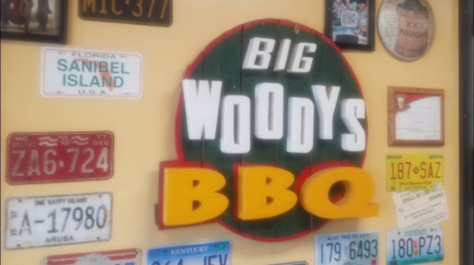 Big Woodys BBQ | restaurant | 1821 Zumbehl Rd, St Charles, MO 63303, USA | 6367244227 OR +1 636-724-4227