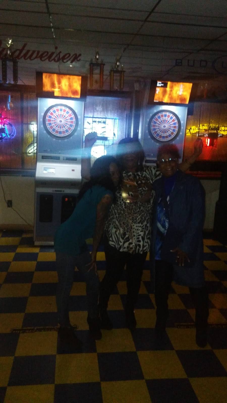 Bobs Bar & Grill | restaurant | 5709 Troost Ave, Kansas City, MO 64110, USA | 8165239111 OR +1 816-523-9111