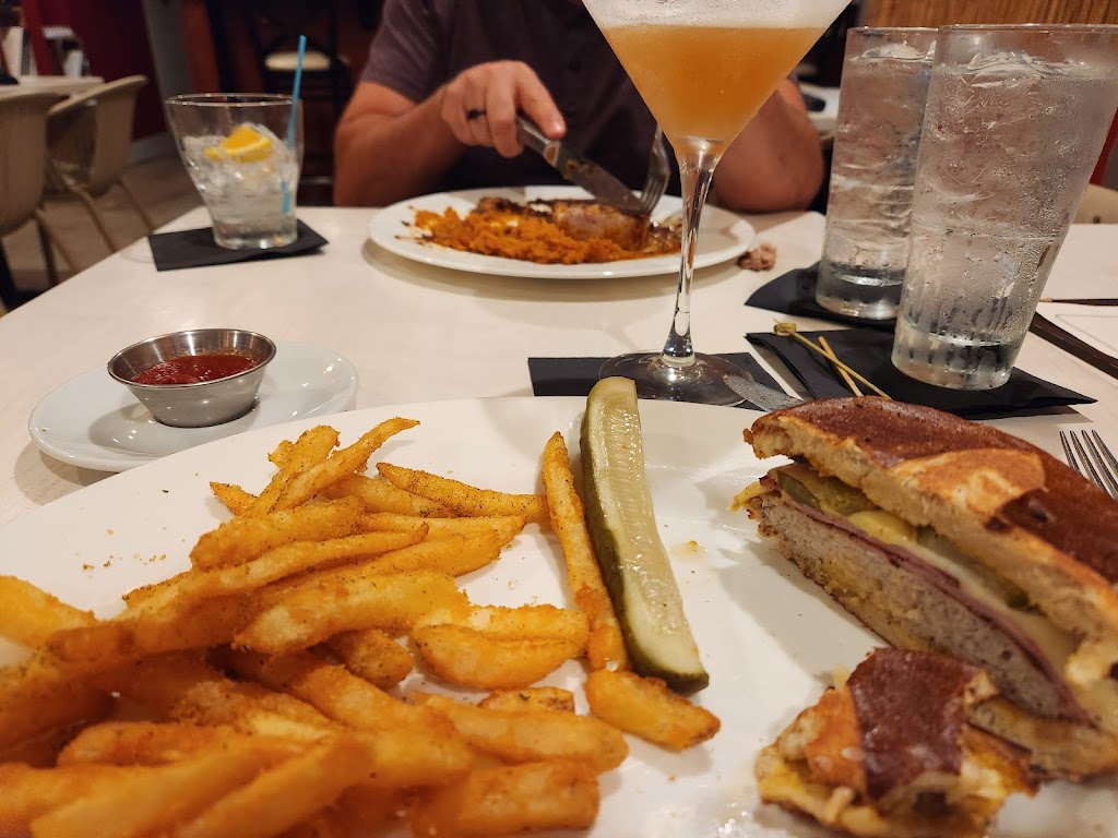 The Fort Social | restaurant | 100 S 2nd St #121, Fort Pierce, FL 34950, USA | 7728829131 OR +1 772-882-9131