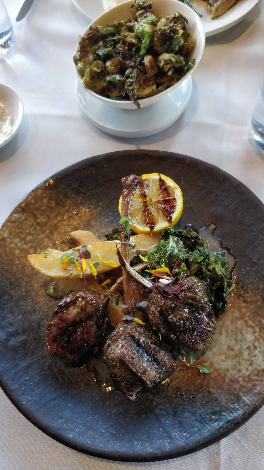 Park & Howard Bistro | restaurant | 1300 Howard Ave, Burlingame, CA 94010, USA | 6505676080 OR +1 650-567-6080