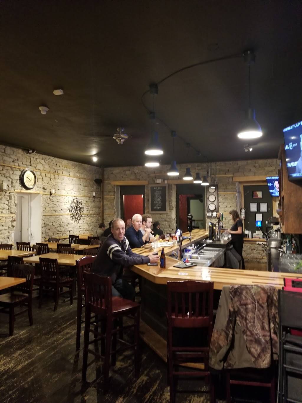 The Village Well | restaurant | 19 Queen St E, Cambridge, ON N3C 2A7, Canada | 5192601231 OR +1 519-260-1231