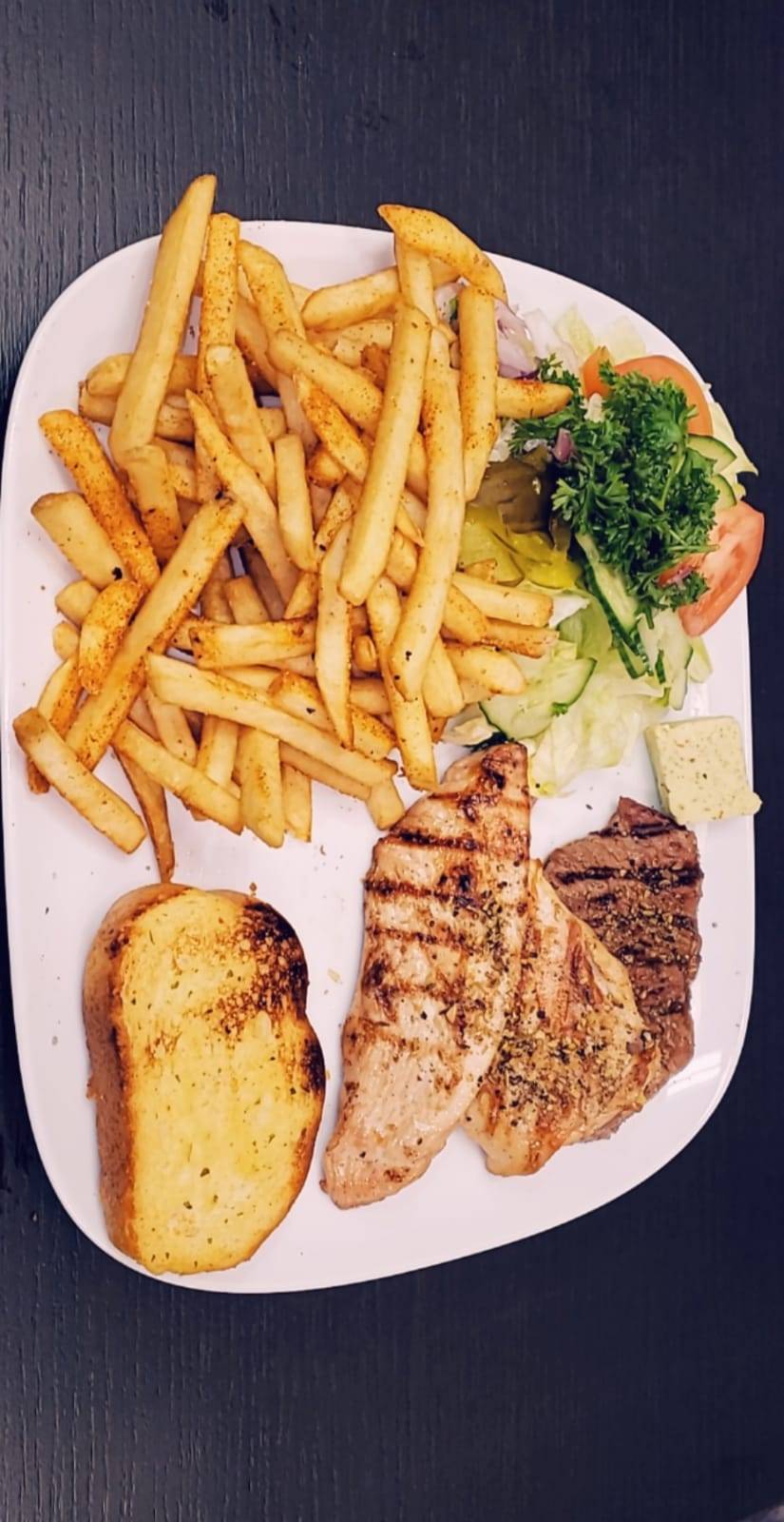 Zaffron Grill | restaurant | 901 Lansdowne St W, Peterborough, ON K9J 1Z5, Canada | 7057493234 OR +1 705-749-3234