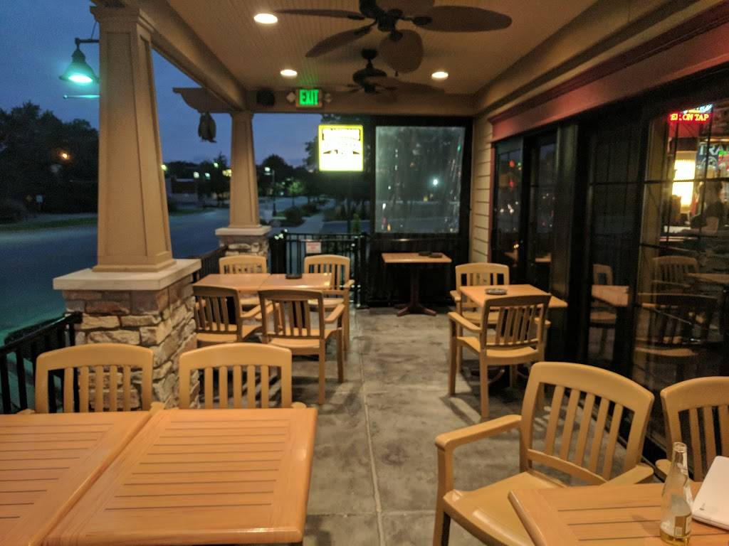 Traditions Restaurant & Pub | restaurant | 2739 Highway Ave, Highland, IN 46322, USA | 2198383100 OR +1 219-838-3100