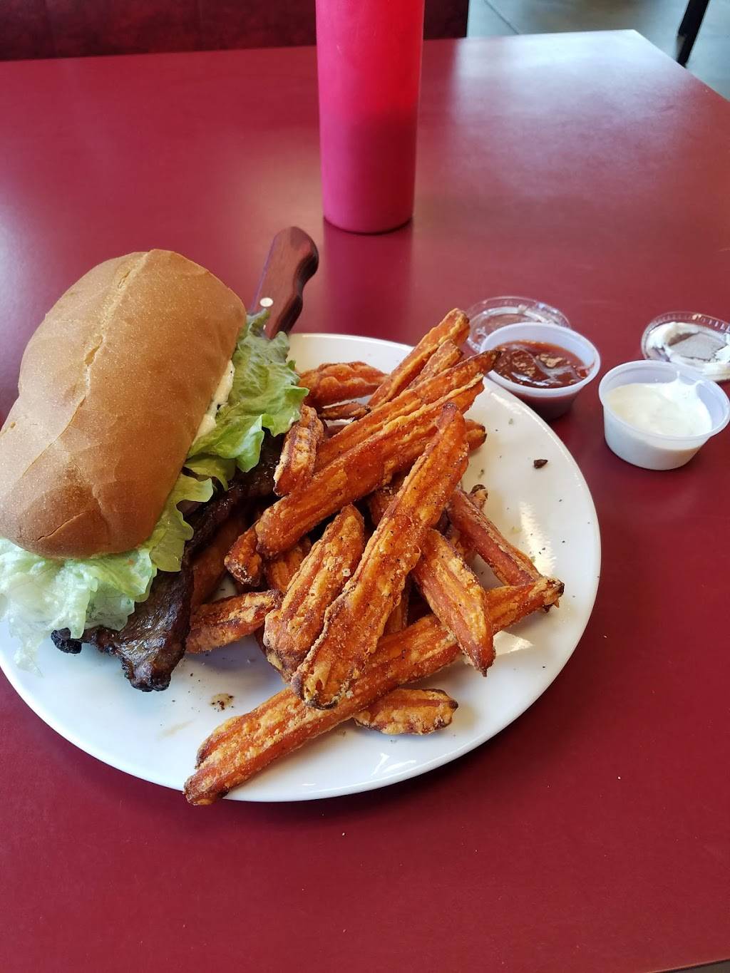 Salisburys Deli and Grill | restaurant | 1123 E Vine St, Lodi, CA 95240, USA | 2092698909 OR +1 209-269-8909