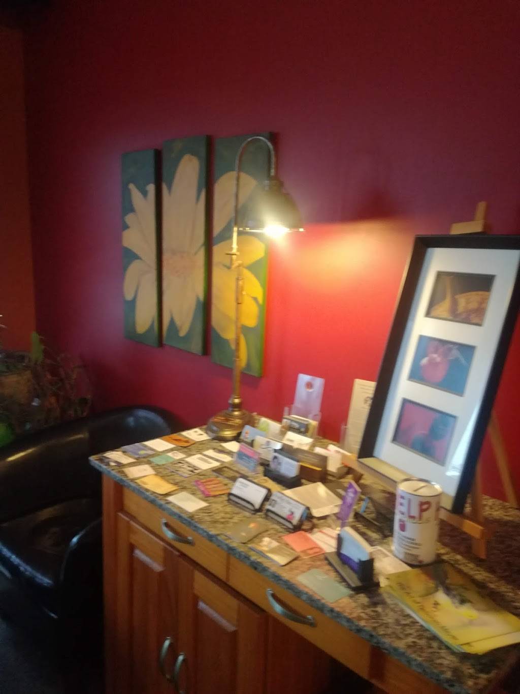 Perks Coffee Cafe | cafe | 104 W 8th St, Monroe, WI 53566, USA | 6083254574 OR +1 608-325-4574