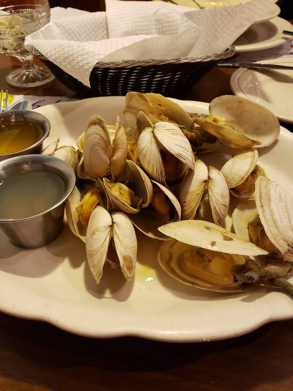 Bell Buoy Restaurant | restaurant | 24 Old Orchard St, Old Orchard Beach, ME 04064, USA | 2079342745 OR +1 207-934-2745