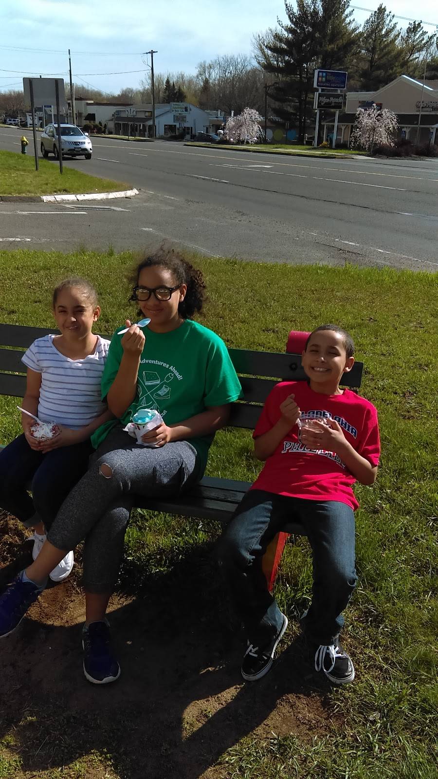 Ritas Italian Ice & Frozen Custard | restaurant | 279 Queen St, Southington, CT 06489, USA | 8602768829 OR +1 860-276-8829