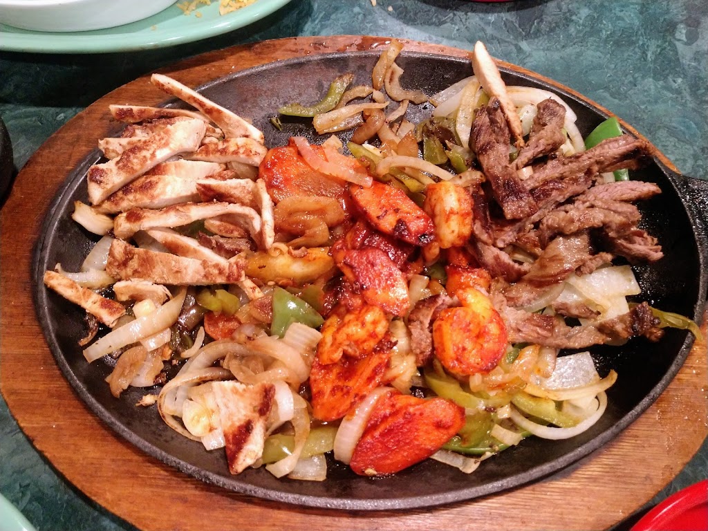 Sorianos Restaurant | restaurant | 570 Pleasant Valley Rd, Diamond Springs, CA 95619, USA | 5303033371 OR +1 530-303-3371