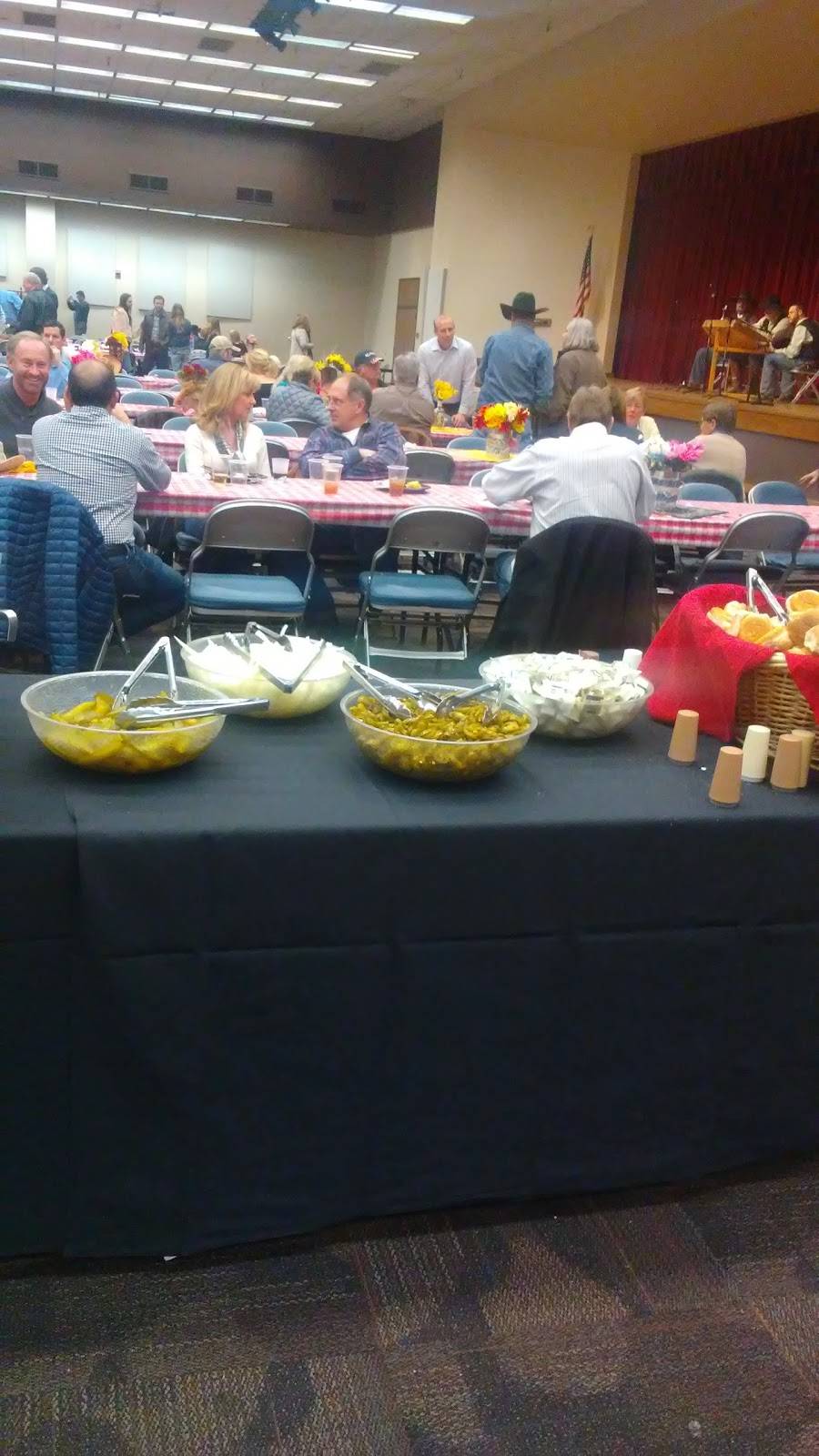 Round Up Inn Food Court | restaurant | Burnett Tandy Dr, Fort Worth, TX 76107, USA | 8173927469 OR +1 817-392-7469