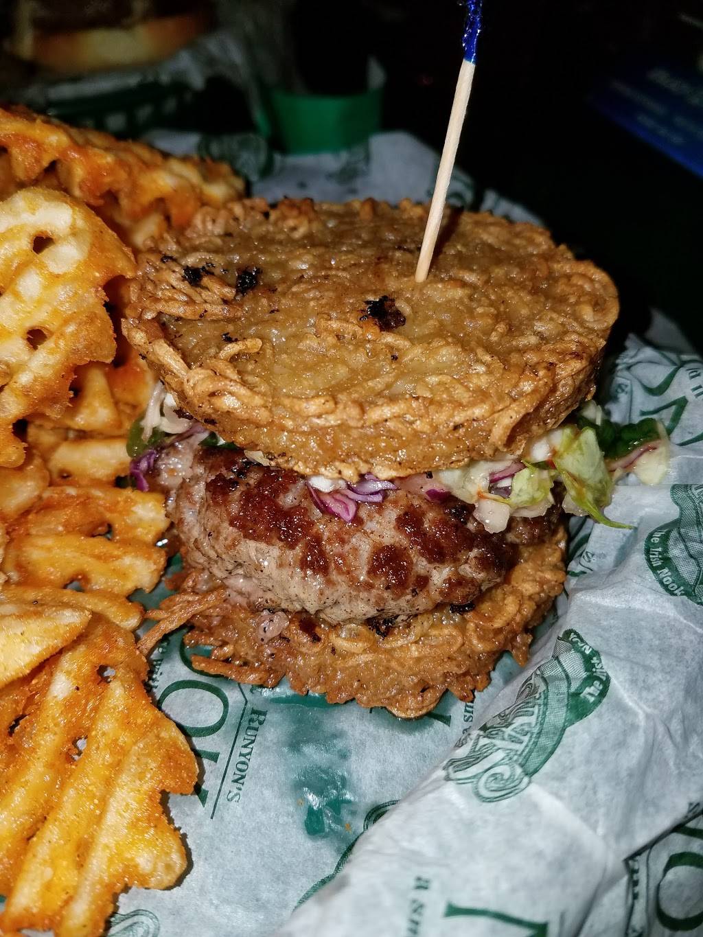 Shamrocks | restaurant | 995 7th St W, St Paul, MN 55102, USA | 6512289925 OR +1 651-228-9925