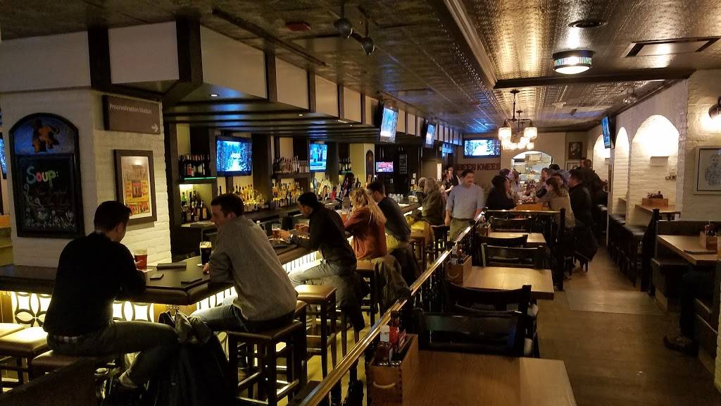 Elephant & Castle | restaurant | 111 W Adams St, Chicago, IL 60603, USA | 3122366656 OR +1 312-236-6656