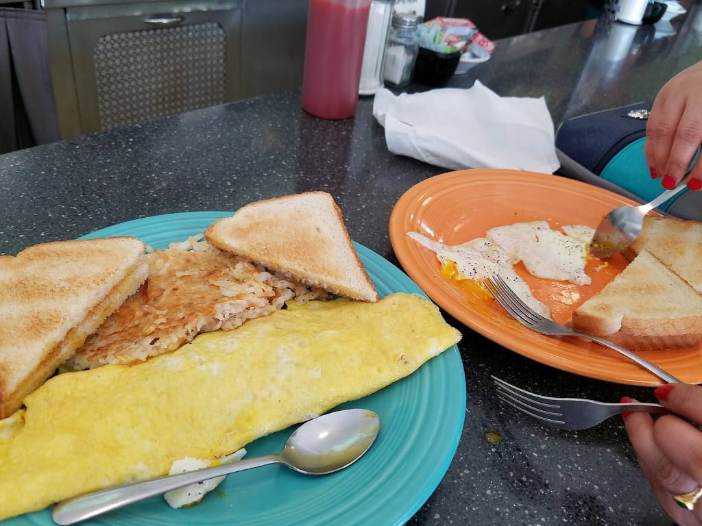 Walkers Diner | meal takeaway | 307 N Main St, Farmville, VA 23901, USA | 4343924230 OR +1 434-392-4230