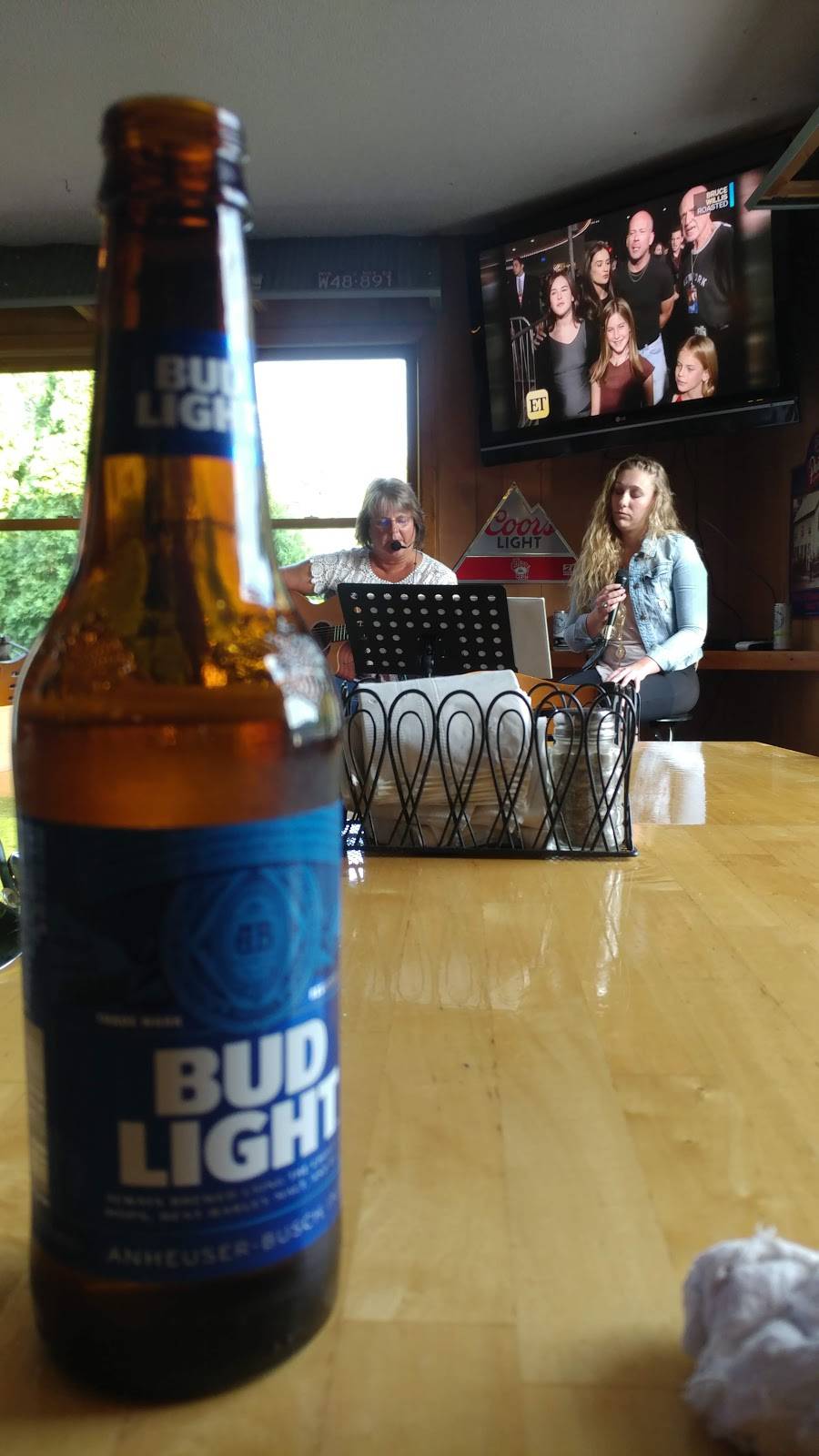 Hungry Point Bar & Grill | restaurant | 23797 Lake Rd, Trempealeau, WI 54661, USA | 6085347771 OR +1 608-534-7771