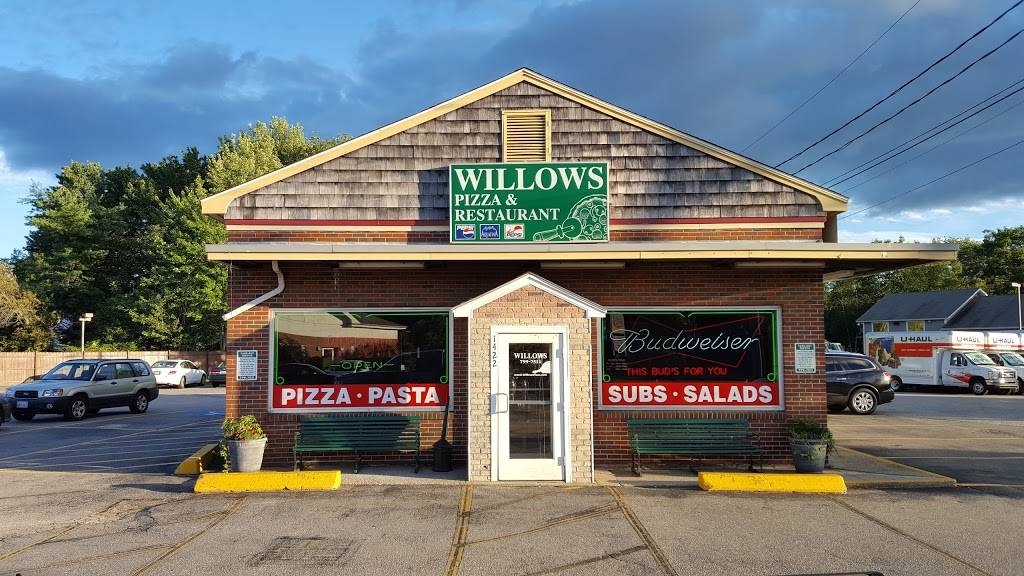Willows Pizza & Restaurant | restaurant | 740 Broadway, South Portland, ME 04106, USA | 2077997511 OR +1 207-799-7511