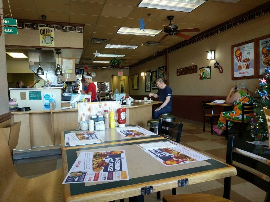 George Webb Restaurant | restaurant | 3636 S Moorland Rd, New Berlin, WI 53151, USA | 2628274007 OR +1 262-827-4007