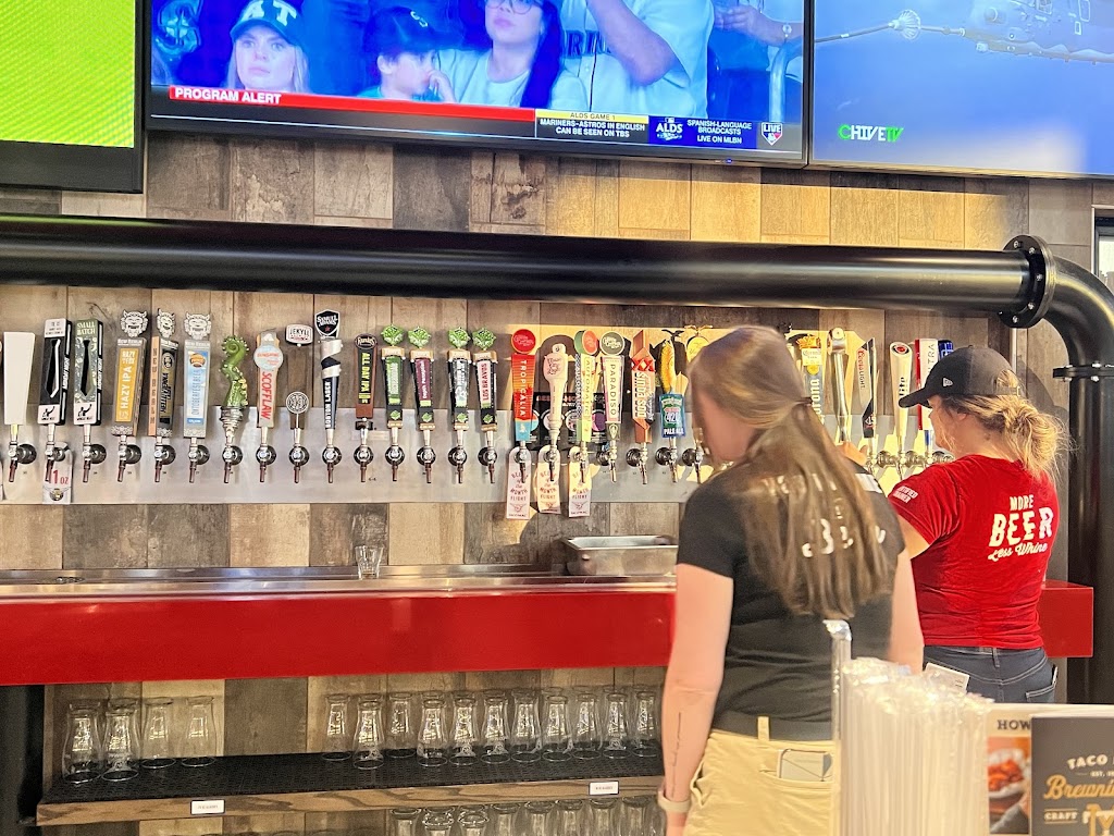 Taco Mac Gainesville | restaurant | 1979 Jesse Jewell Pkwy SE Unit 101, Gainesville, GA 30501, USA | 6789713627 OR +1 678-971-3627