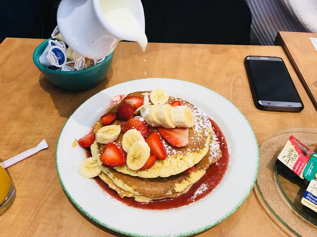 Cora Breakfast and Lunch | restaurant | 4559 Hurontario St #9, Mississauga, ON L4Z 3L9, Canada | 9055019244 OR +1 905-501-9244