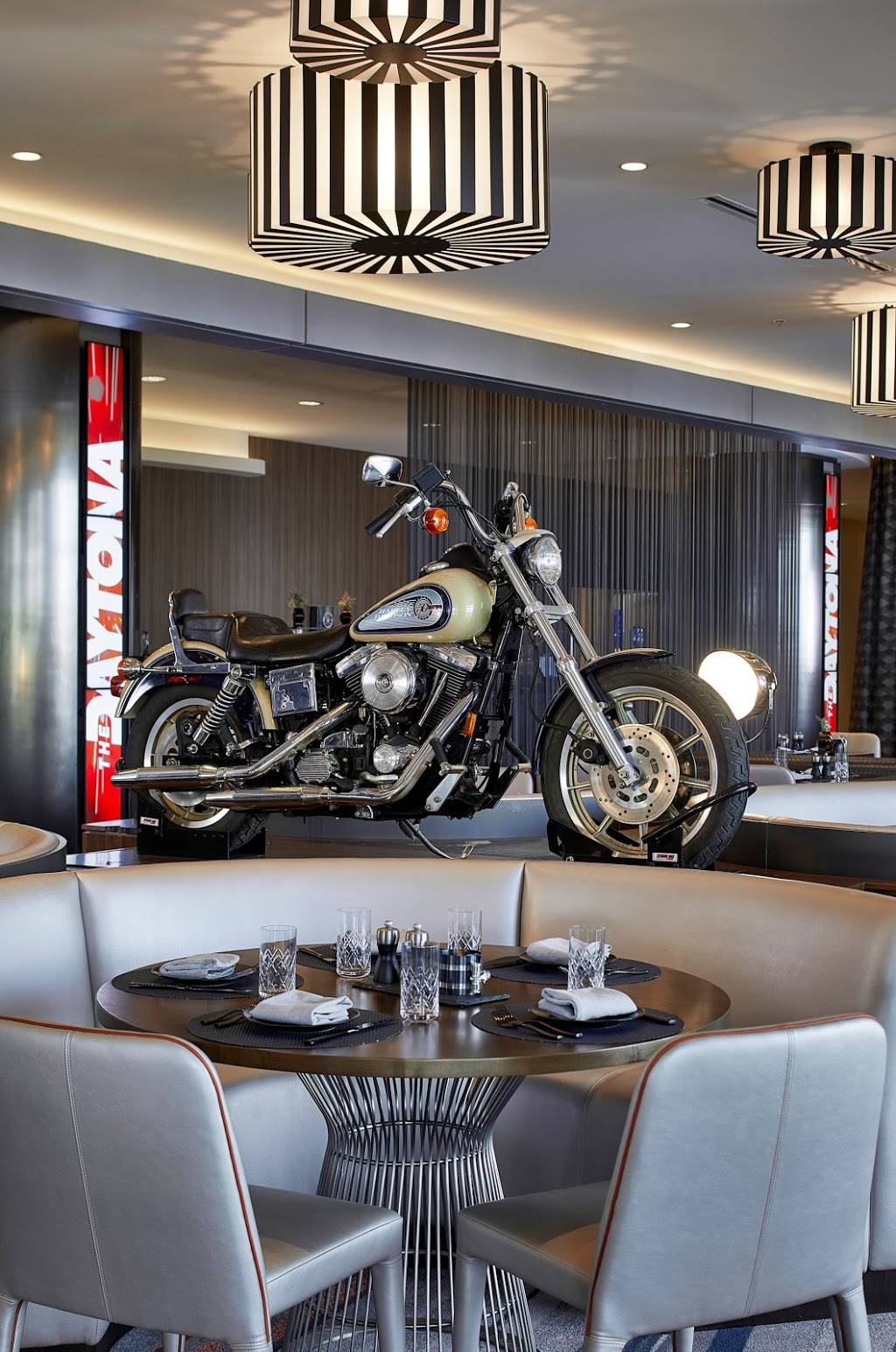 Sir Malcolm | restaurant | 1870 Victory Cir, Daytona Beach, FL 32114, USA | 3863239777 OR +1 386-323-9777