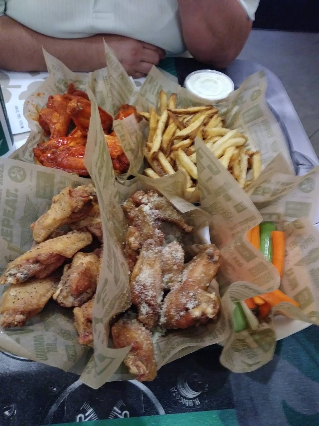 Wingstop | restaurant | 10749 North Fwy, Houston, TX 77037, USA | 2814489464 OR +1 281-448-9464